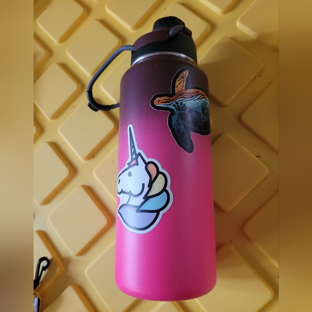 L.L. Bean Insulated Bean Canteen Water Bottle 32 oz. Sunset Fade Print Pink Used - Picture 4 of 10